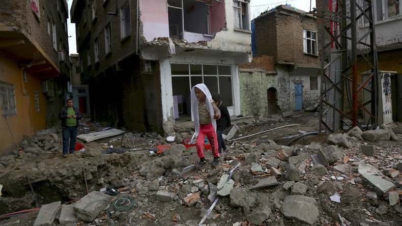‘7 blasts in 10 minutes’ rock pro-Kurdish city Diyarbakır embattled by Turkish forces