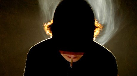 Lesser of two evils: French schools call for allowing students to smoke citing terror threat