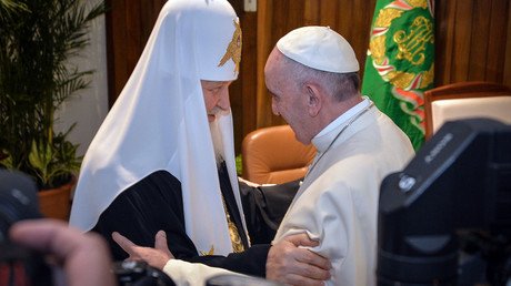Russian Orthodox Patriarch, Pope hold historic meeting, sign call to end persecution of Christians