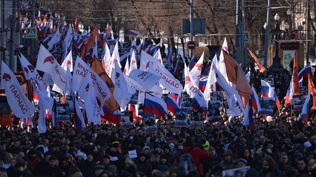 Thousands march in Moscow to commemorate slain politician Nemtsov