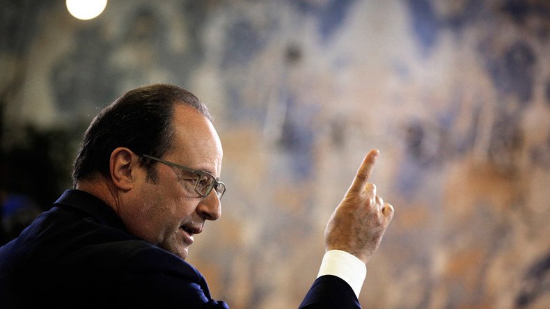 Panned on Periscope: French president suffers media fiasco