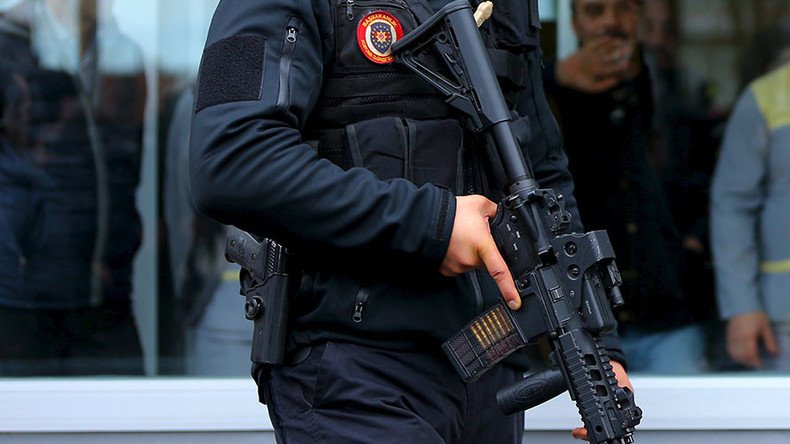 Grenades thrown, gunfight, 2 terrorists attack bus at Istanbul police station 