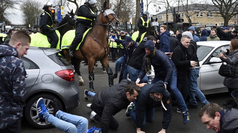 Riot police intervene as Spurs & Arsenal fans clash at White Hart Lane (PHOTOS, VIDEO)