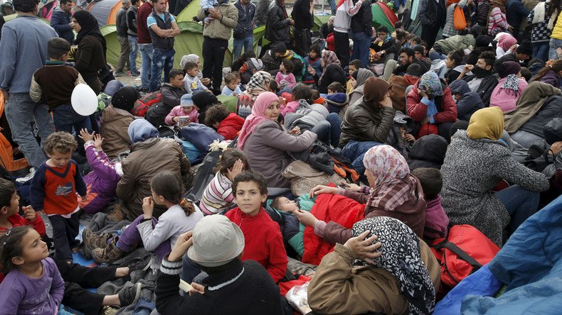 Czech president proposes Greece host migrant centers to settle debt problems