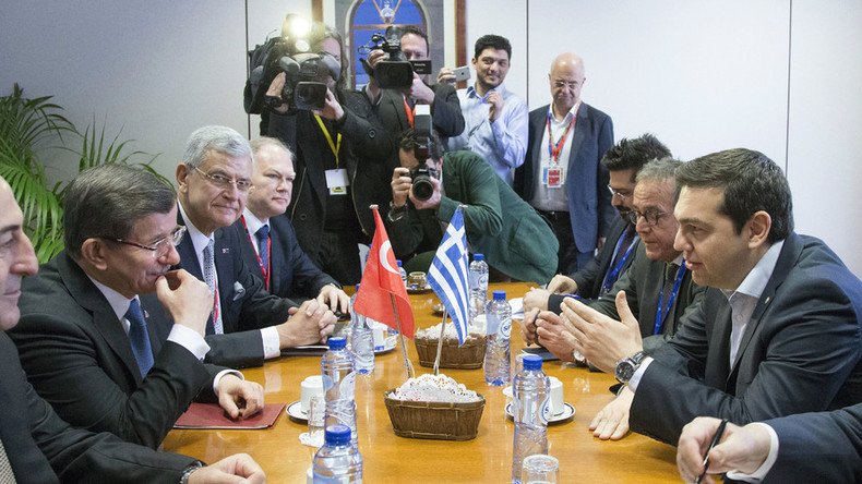 EU & Turkey leaders talk refugee crisis, freedom of press at Brussels summit 