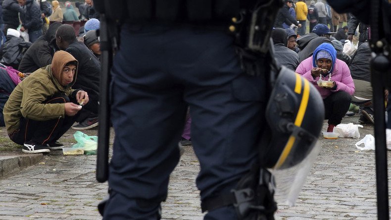 75% Calais refugees have experienced police violence, far-right attacks – survey