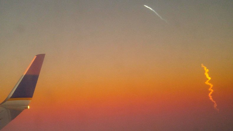 Rocket starboard! Airline passengers witness SpaceX blastoff (PHOTOS)