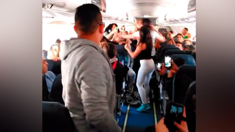 Boombox bash: 5 women brawl on Spirit Airlines flight over loud music (VIDEO)