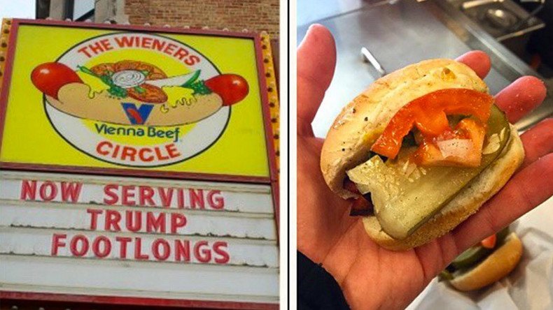 Donald dogs: Famous Chicago eatery welcomes Trump with tiny wieners (PHOTOS)