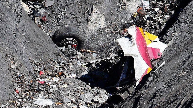 Suicidal Germanwings co-pilot Lubitz was referred to psychiatric clinic 2 weeks before crash