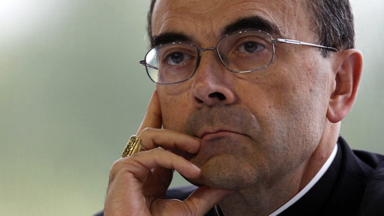 French Catholic Church pedophile scandal: PM Valls calls on action