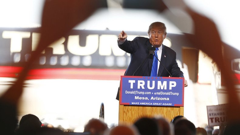 Trump defiantly speaks after protest blockade delays Arizona rally