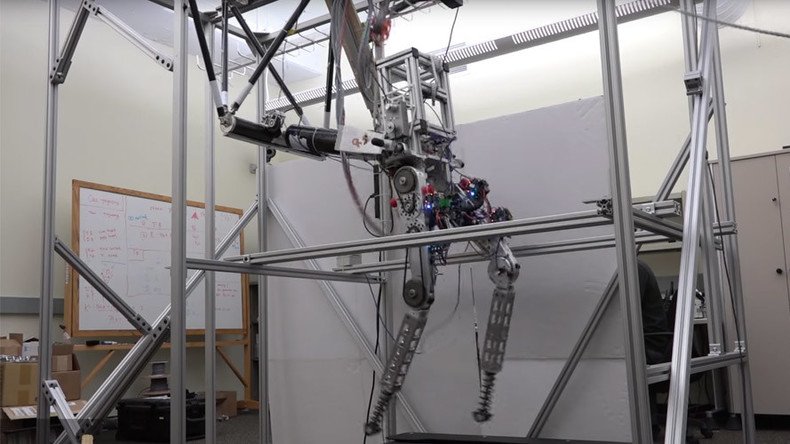 Run robot run! And it does just like a human (VIDEO)