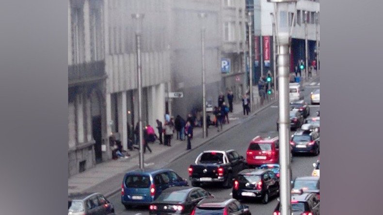 Smoke billowing from Maalbeek station in Brussels (VIDEO)