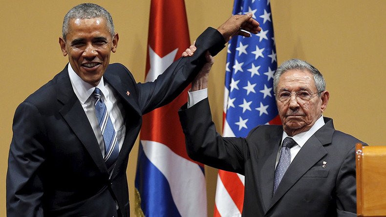 Awkward! Obama left hanging after Castro deflects embrace (VIDEO)