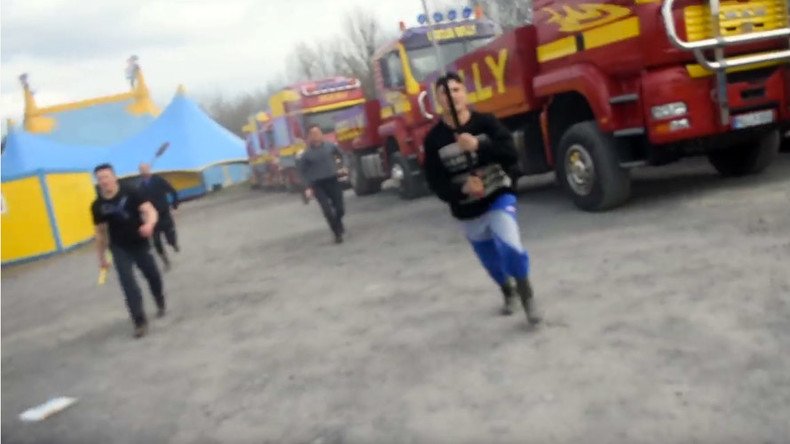 Circus workers attack animal rights activists & police (VIDEO)