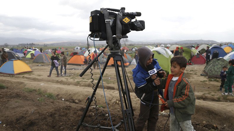 Greek broadcaster opens Arabic language channel for refugees