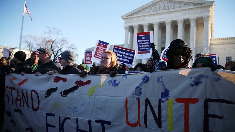 Deadlocked Supreme Court ruling sides with public-sector unions