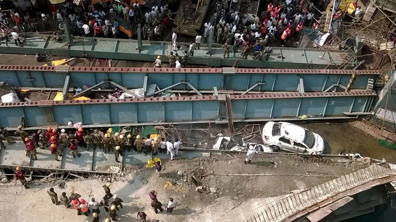 Sickening moment of lethal Kolkata bridge collapse caught on camera (VIDEO)