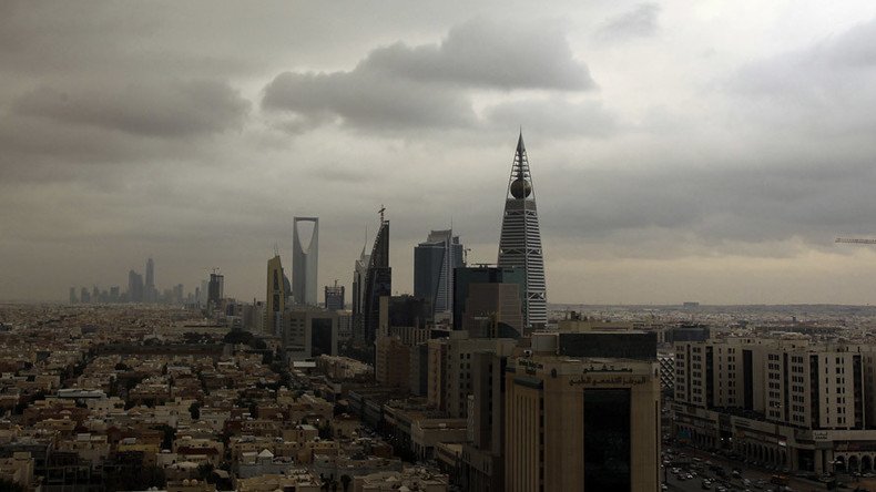 Saudi Arabia to boost non-oil income by 2020
