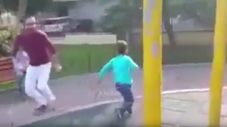 Man makes fun of Syrian refugee boy at Istanbul playground, 'alerting' him of 'airstrike' (VIDEO)