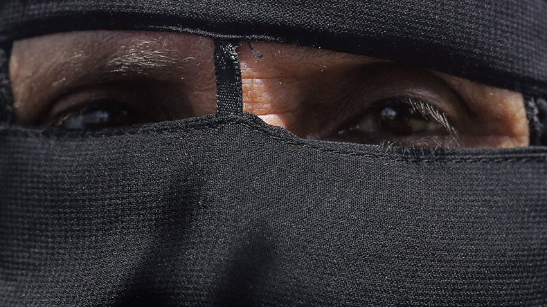 Extreme Islam 'winning battle' while face veils spread 'ideological message' – French PM