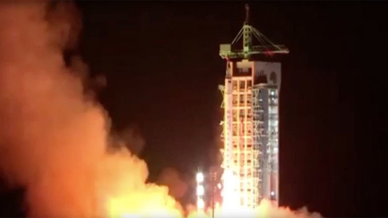 China launches new retrievable satellite with onboard tests on mouse embryos & crude oil (VIDEO)
