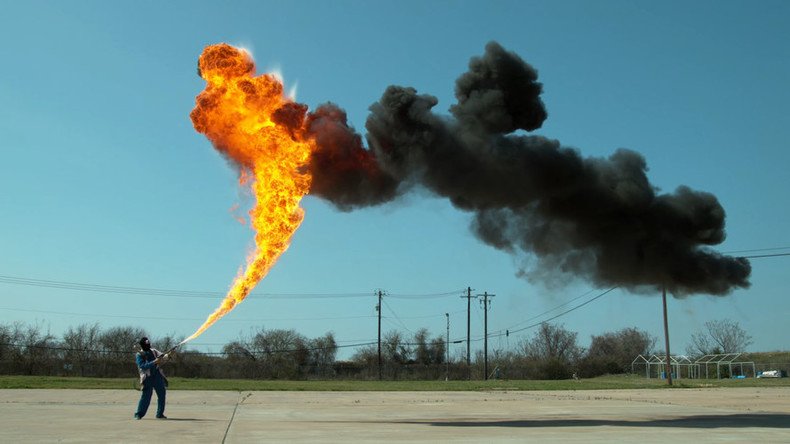 Bring the heat: Flamethrower shoots 50ft fireball skyward in super slowmo (VIDEO)