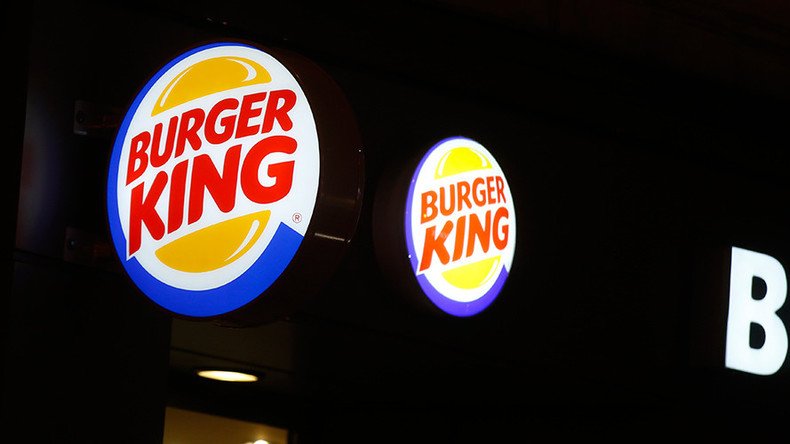 Whopper mistake: Prankster tricks Burger King staff into smashing windows (VIDEO)