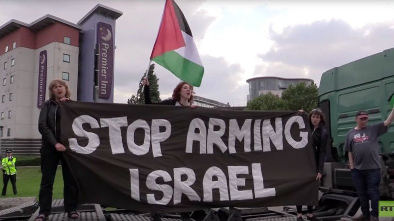 ‘Arrest arms dealers, not peace campaigners!’ 8 on trial over weapons fair protest