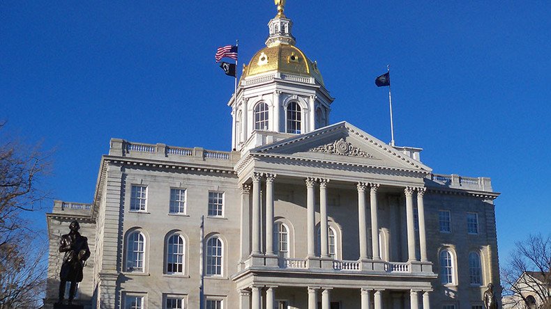 New Hampshire state rep barred from legislative chamber due to oxygen machine