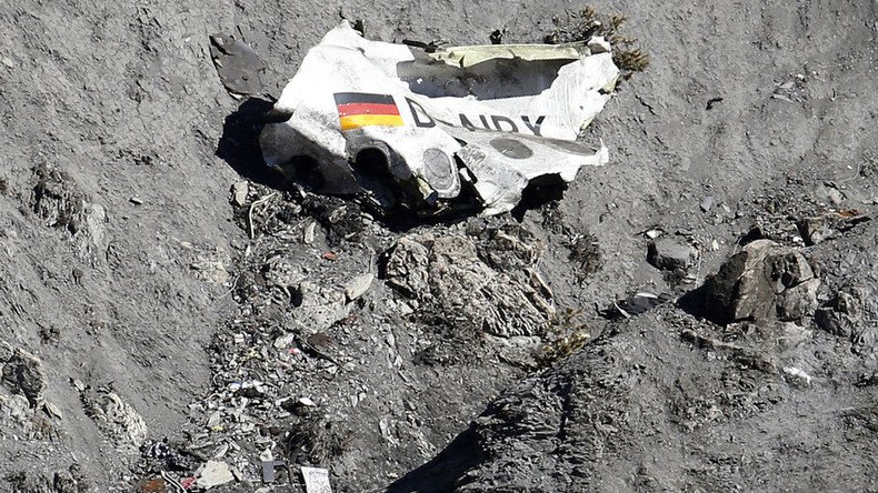 80 families of victims sue US flight school for not checking health of Germanwings pilot 