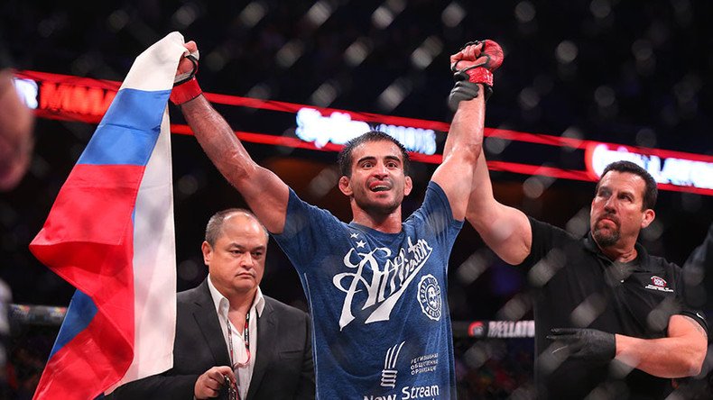 Koreshkov dominates Henderson at Bellator 153