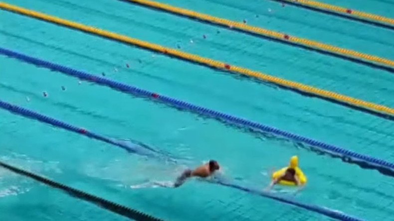Rubber duck ‘streaker’ gate-splashes Olympic swim trials in Russia (VIDEO)