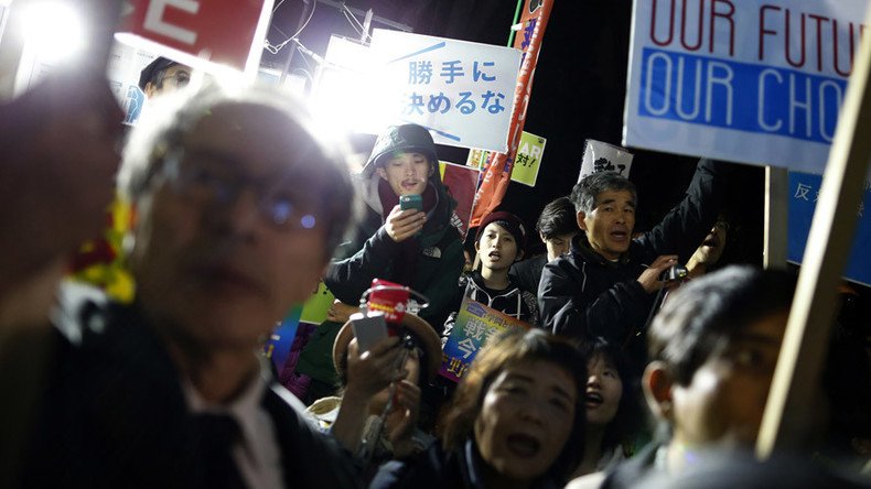 700+ people sue Japanese govt for laws allowing use of military abroad
