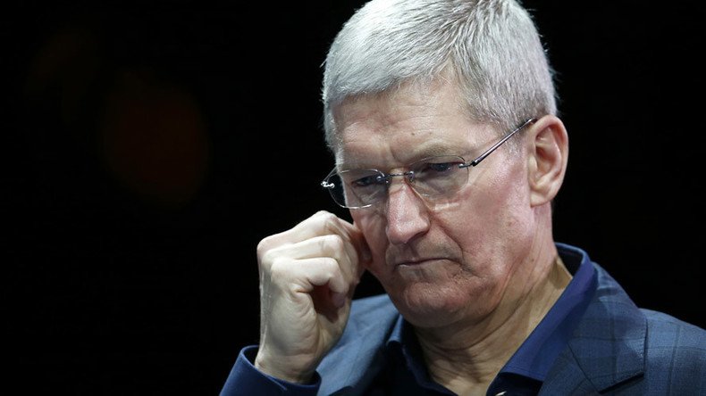 First revenue drop for Apple since 2003