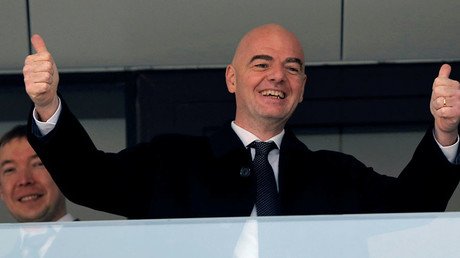 Thumbs-up from Infantino: FIFA boss praises World Cup preparations on 1st visit to Russia (VIDEO)