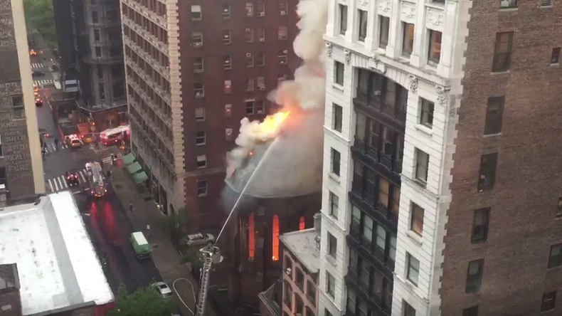 Huge blaze devastates Serbian Orthodox Church in Manhattan on Easter Sunday (VIDEO)