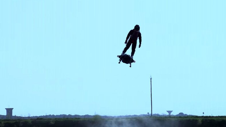 ‘Green Goblin’ hoverboard flies into record books with incredible stunt (VIDEOS)