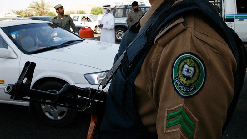 4 dead in Mecca suburb after Saudi police raid ISIS cell