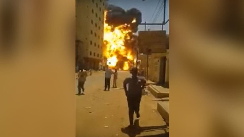 Sudanese gas tanker explosion rains fire over capital Khartoum (VIDEO)