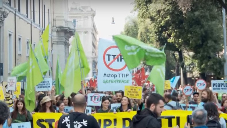 ‘People before profits!’ Thousands rally against TTIP, US corporate rule, GMO & wars in Rome (VIDEO)