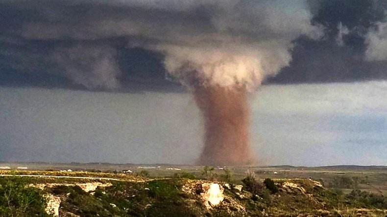 Tornadoes hit Colorado, causing injuries and damaging campers (VIDEOS)