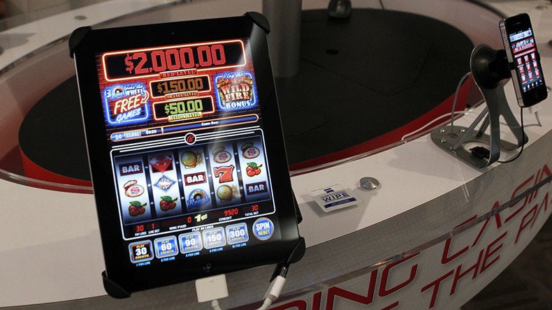 Lawmakers mull fighting online gambling by fining users of casino websites