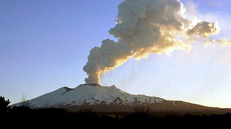 ‘Lord of the Rings’ volcano heats up as tourists & hobbits warned to steer clear