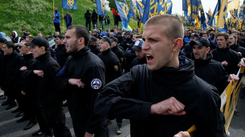 1,000s of Ukraine nationalists vow to oust Poroshenko administration over Donbass elections (PHOTOS)