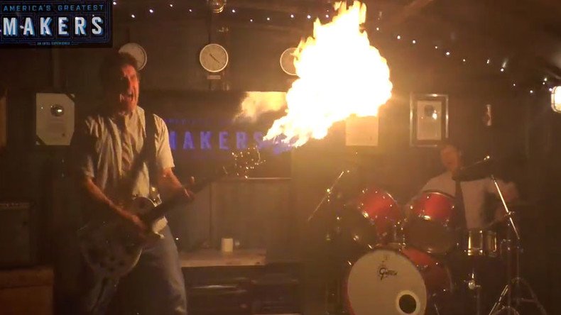 Mad ax man: Fiery licks banged out on flamethrowing guitar (VIDEO) 
