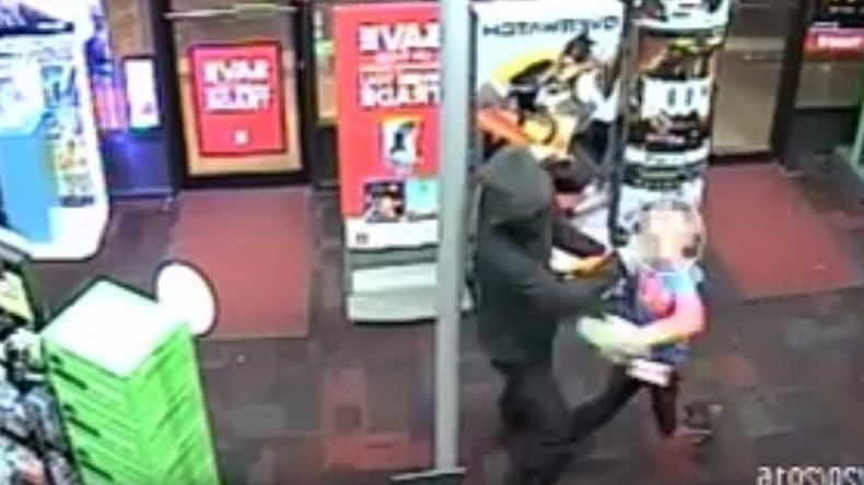 7-year-old wielding stuffed animal tries to fight armed robber [VIDEO]