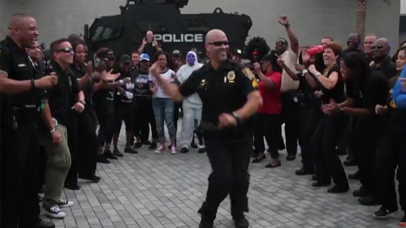 #RunningManChallenge pits US police against each other in dance battles (VIDEO)