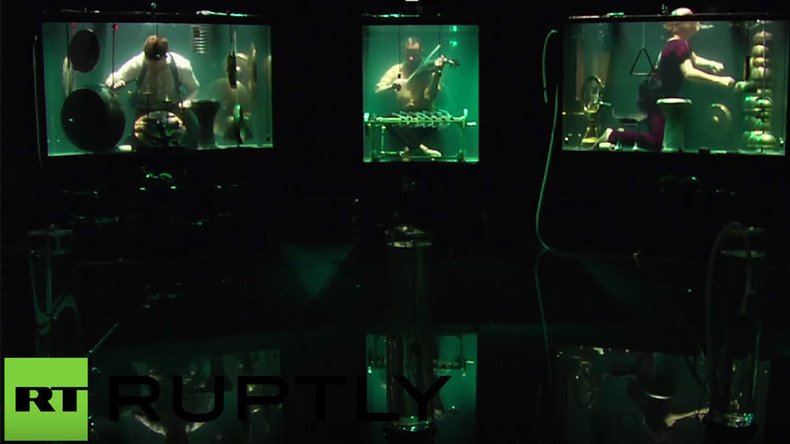 World’s first underwater band makes debut at Rotterdam festival (VIDEO)